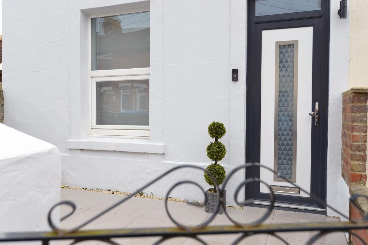Outstanding Modernised 3/4 Double Bedroomed House ลิตเติลแฮมป์ตัน ภายนอก รูปภาพ